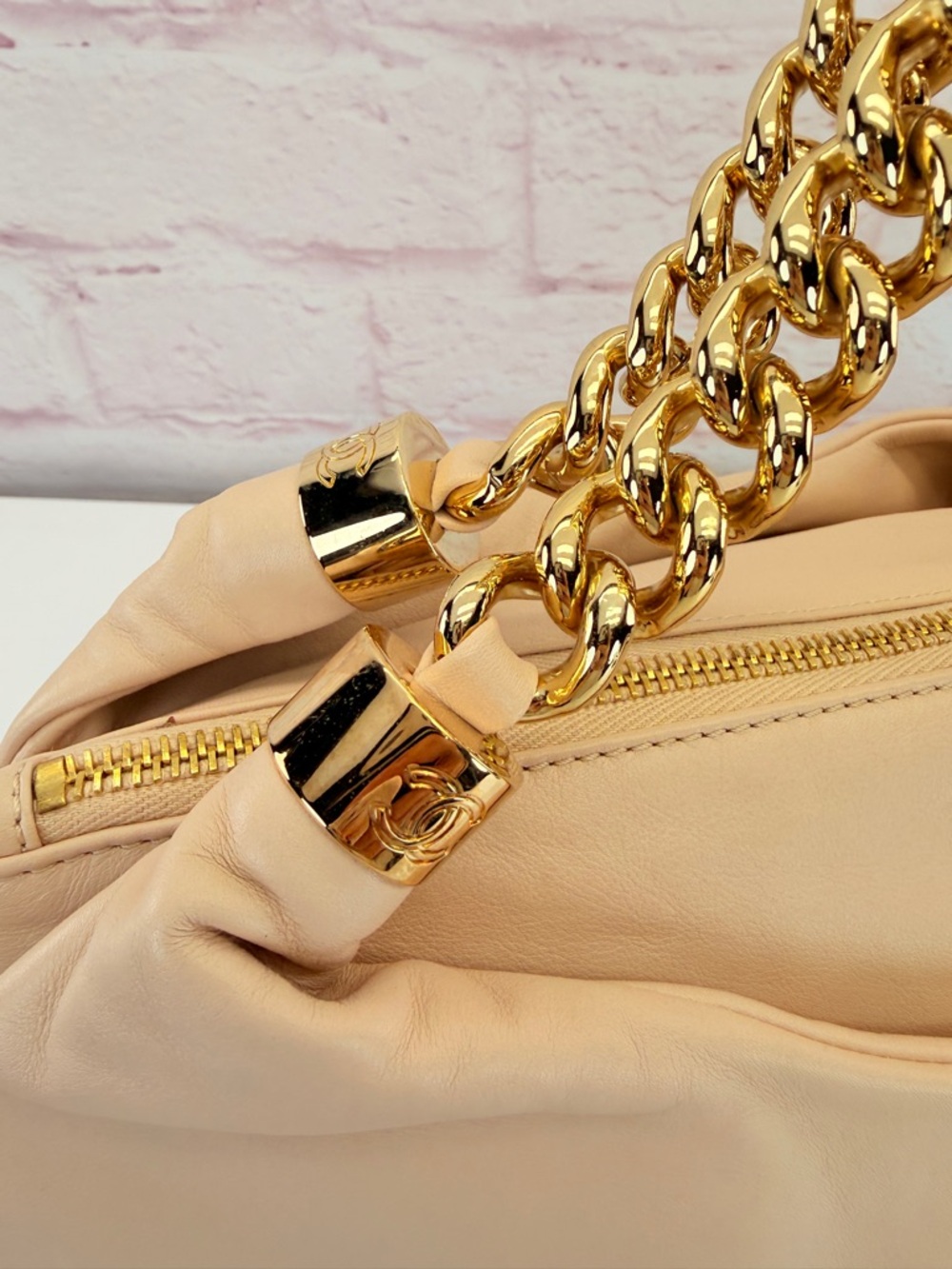 CHANEL Soft Pink Rodeo Drive Lambskin Hobo Bag - Picture 5 of 16